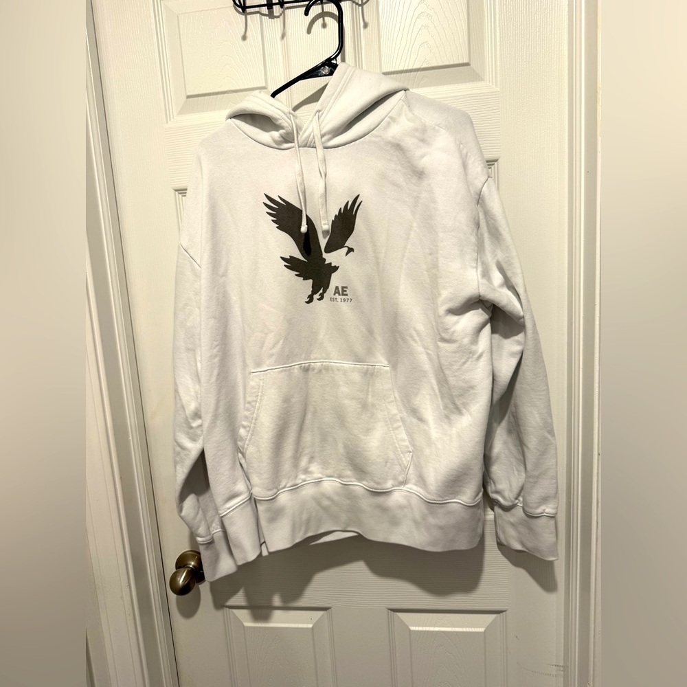 American Eagle Hooded White Sweatshirt Size Large.
